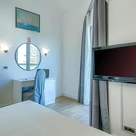 Riva Kastela With Swimming Pool