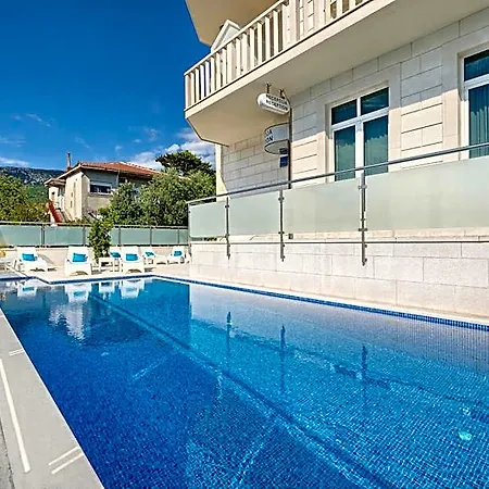 Riva Kastela With Swimming Pool Hotel 3*