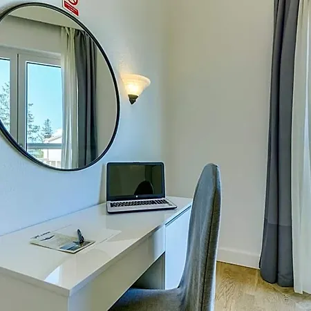 Riva Kastela With Swimming Pool 3* Trogir
