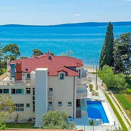 Riva Kastela With Swimming Pool Hotel Trogir