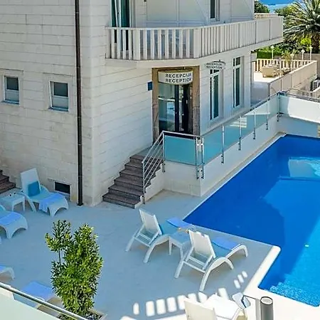 Hotel Riva Kastela With Swimming Pool Trogir