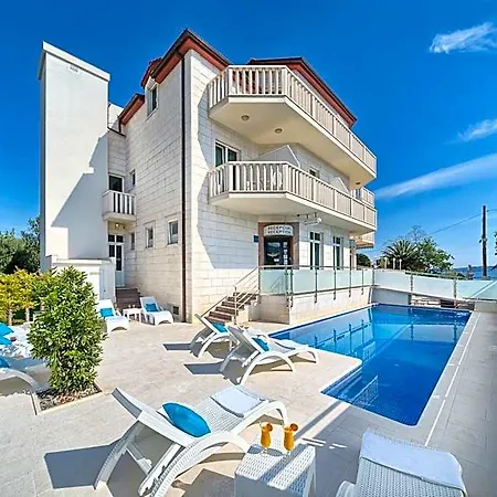 Hotel Riva Kastela With Swimming Pool Trogir